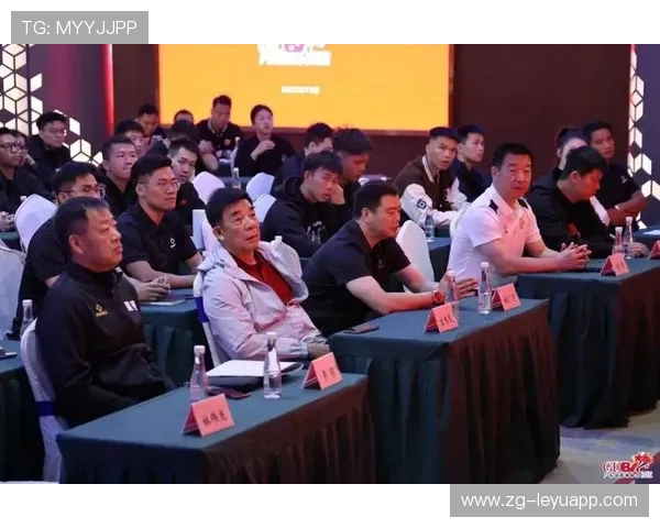 世界篮球联赛在推广中开展青少年裁判与教练培训营，篮球裁判培训班报名